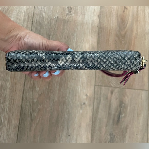 Stella & Dot Snakeskin Zipped Wallet - Picture 2 of 3